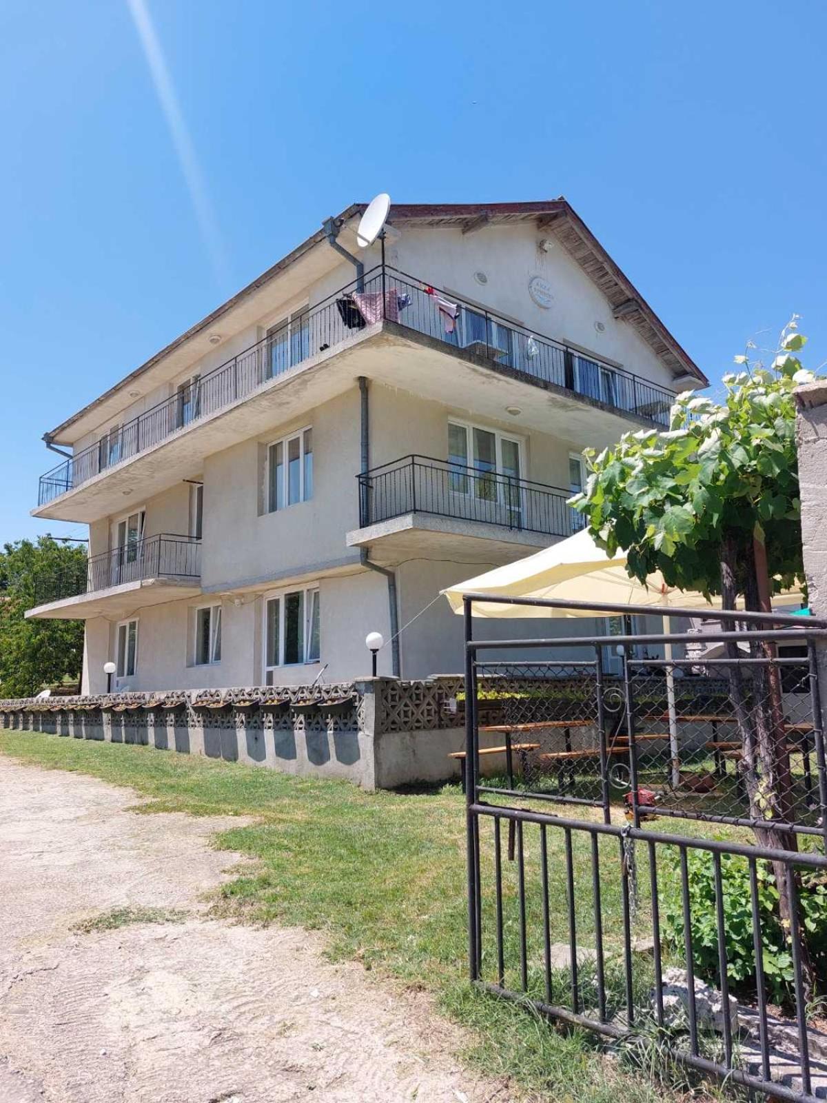Krimski Guest House And Bungalows Byala  Ngoại thất bức ảnh